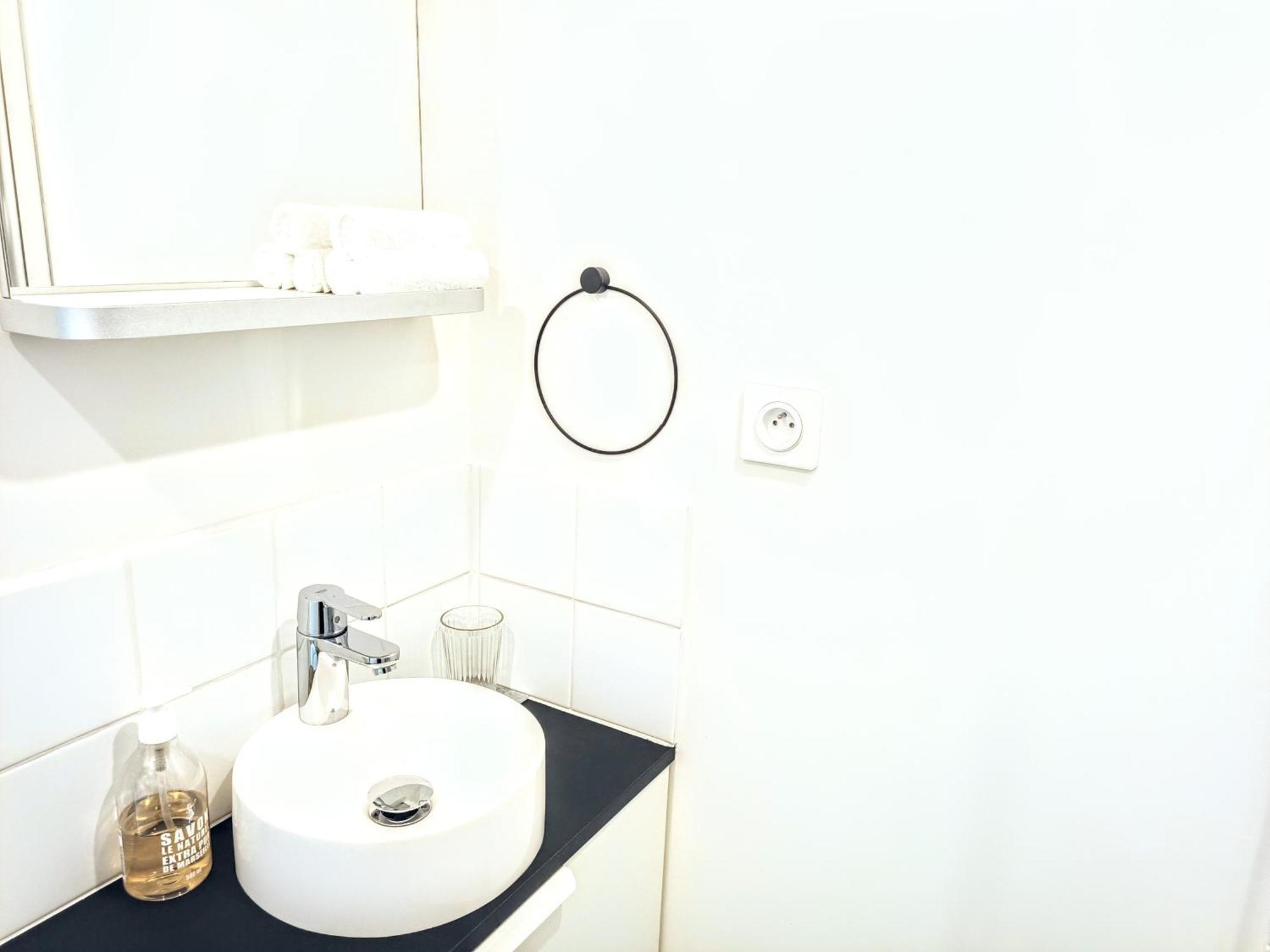 La Fremille T2 - 1br - 400m Gare Versailles Paris - Piscine Terrasse Parking Apartment *